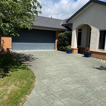 Spacious Home Paraparaumu Exterior photo